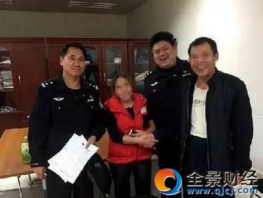 һ����Ů������l�F��С�Wͬ�W ��������Ӱһ��׷����ǰ