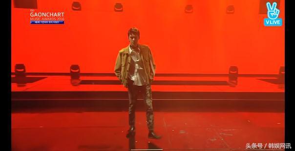 EXO���׹��_Gaon����solo����Ƭ�� ������˵Ď���